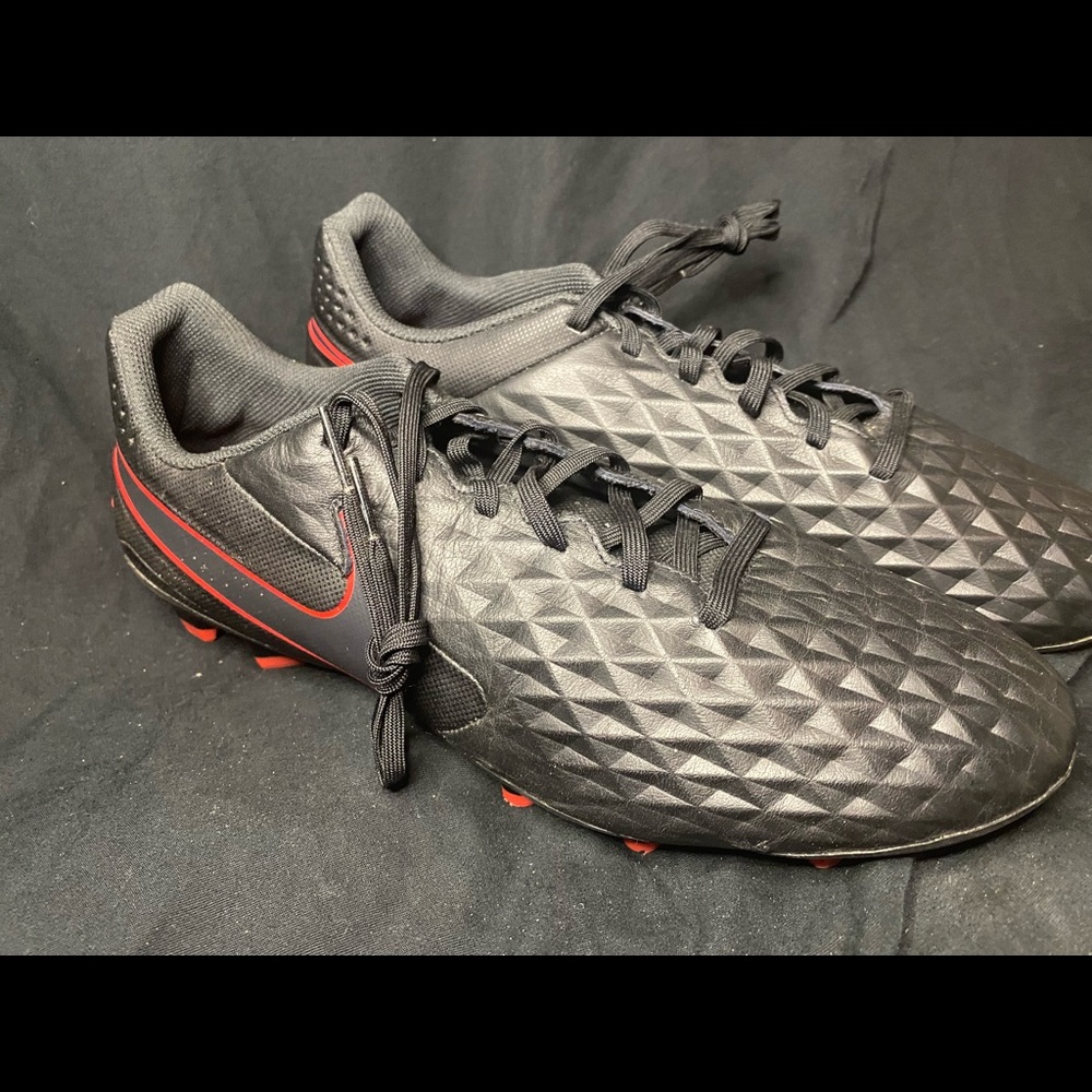 Nike soccer Tiempo Academy 8 size 11